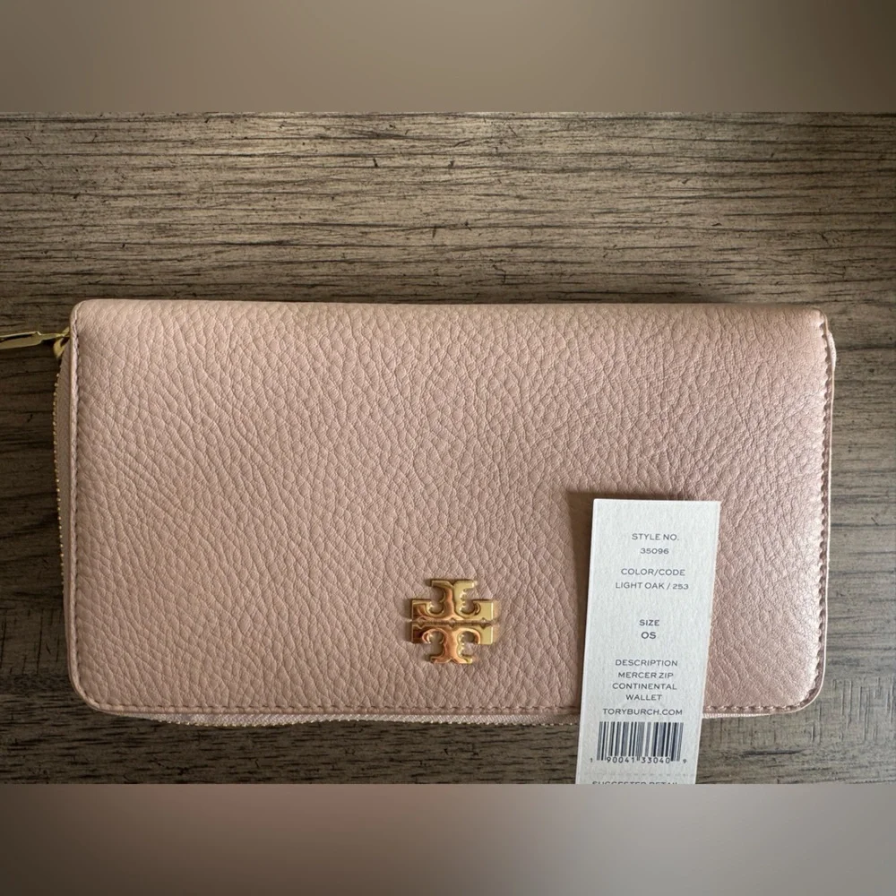 Tory Burch Zip Continental Wallet EUC Light Pink Light Oak Pebble Leathe…